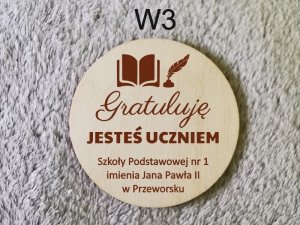 prezent-magnes-pasowanie-ucznia-przedszkolaka-grawerowany-upominek-marka-inna